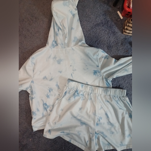 2pc tie dye hoodie & shorts set size 10 - Picture 8 of 8